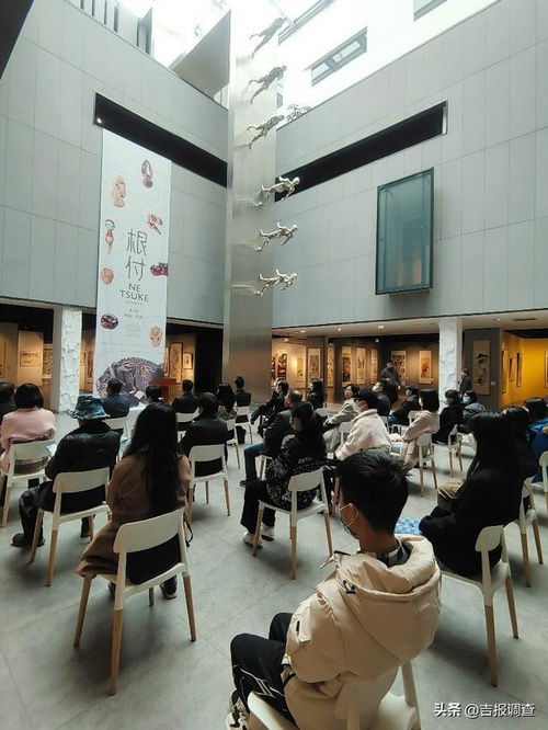 日本现代美术大师的 现代 木雕 坠饰 展在吉林省工艺美术馆举行