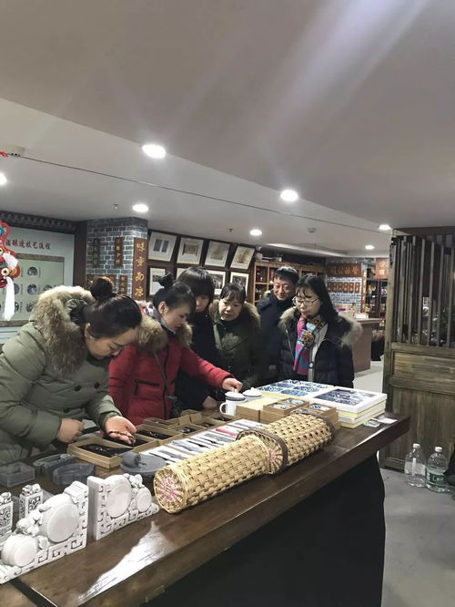 劲松社区领导班子一行走进山西省工艺美术馆 山西省非物质文化遗产展示馆