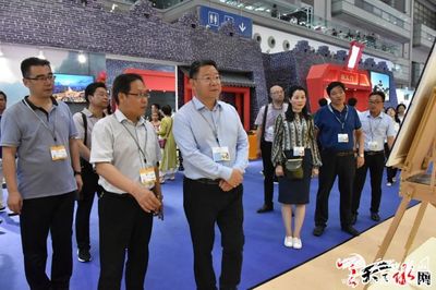 天水特色文化产品亮相第十五届中国(深圳)国际文博会