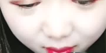 小姐姐吞咽食物,小姐姐的吞咽瞬间