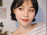 混血短发小姐姐,时尚与个性的完美融合